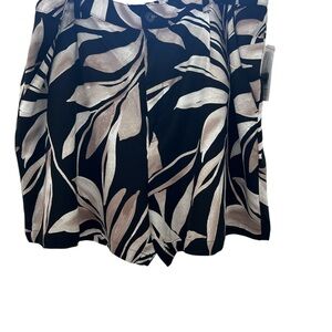 Women’s XXL Tropical Leaf Print Shorts High Rise Elastic Waist Flowy